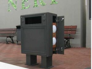 CASSA ACUSTICA X CESTINO NERI SPA PER ARREDO URBANO